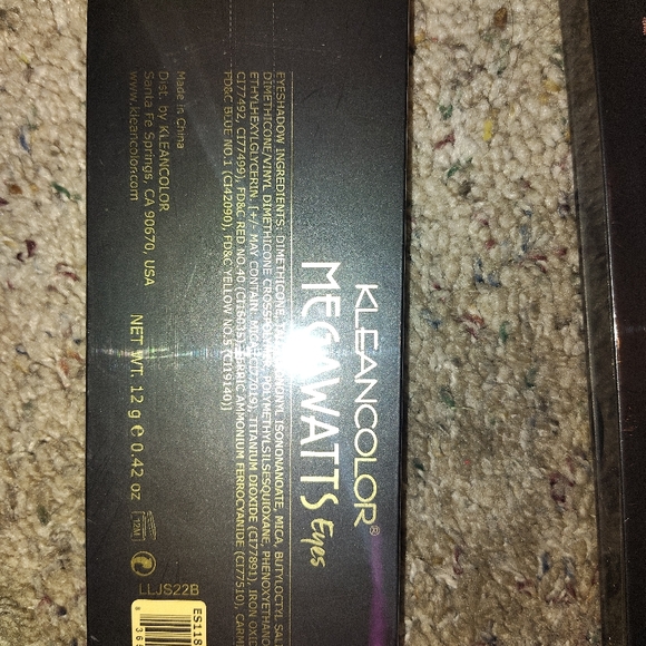 Megawatts eyeshadow - Picture 4 of 4